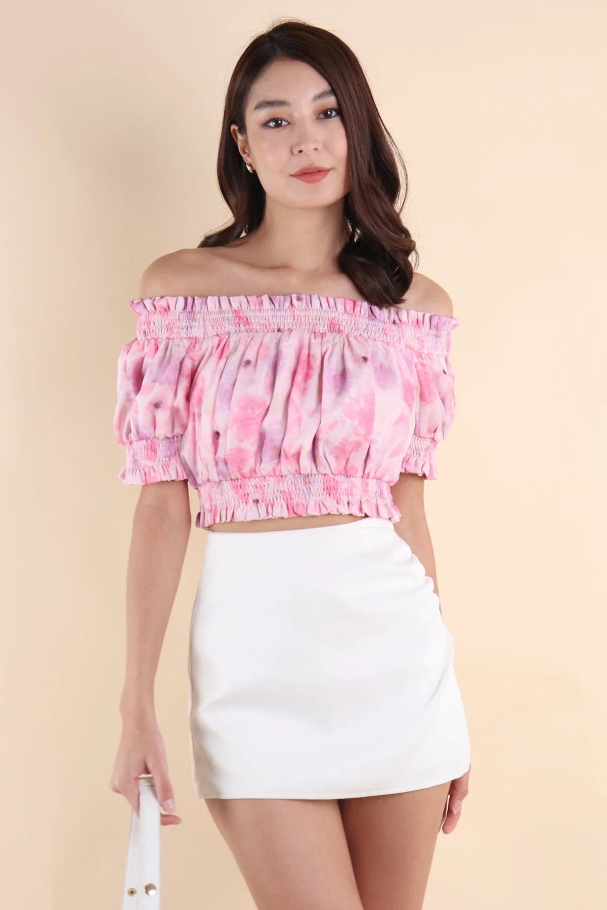 BLOOM FLORAL OFFSIE TOP IN PINK