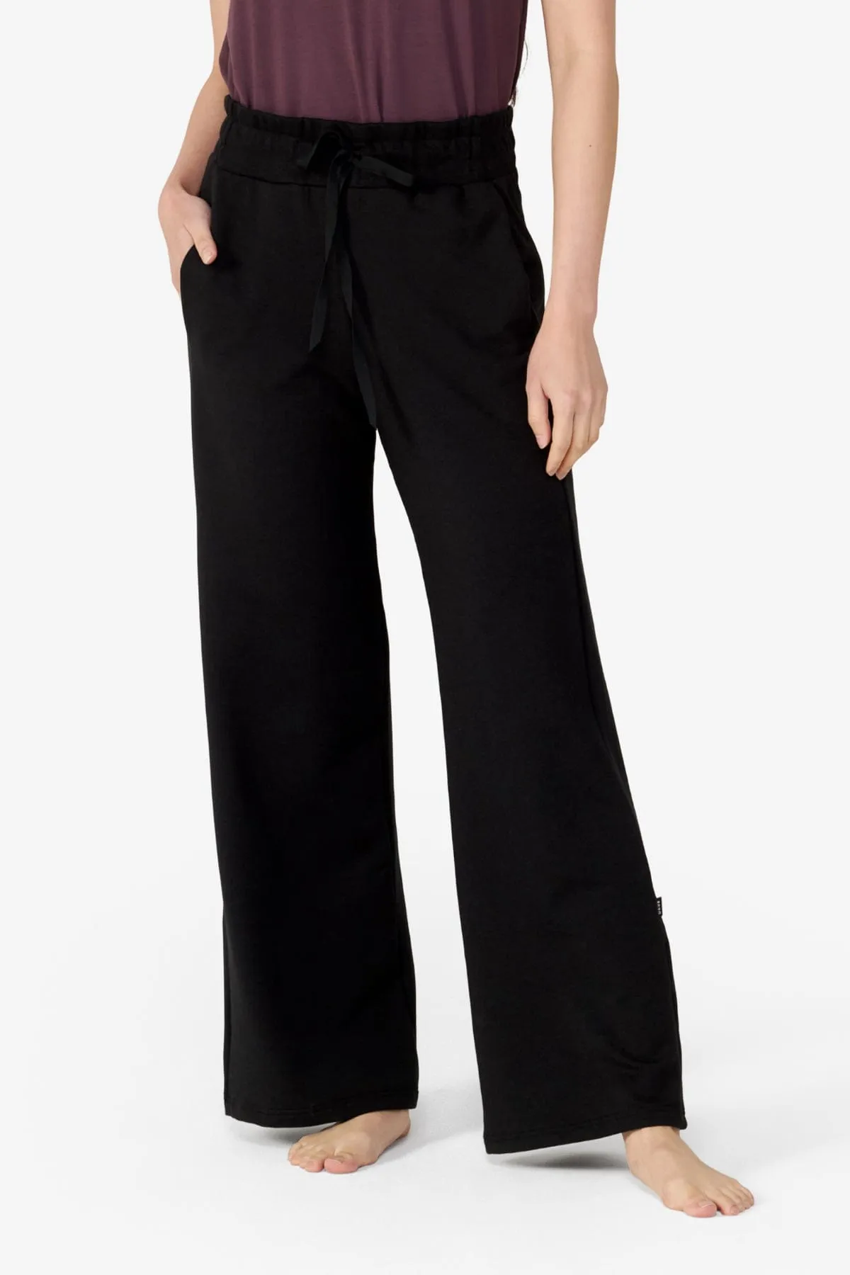 Wide Leg Sweatpant in Black